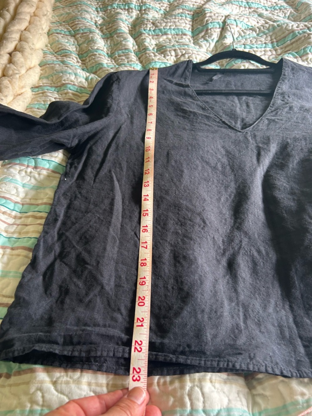 Relaxed Black Linen V-Neck Tunic - Picture 5 of 6
